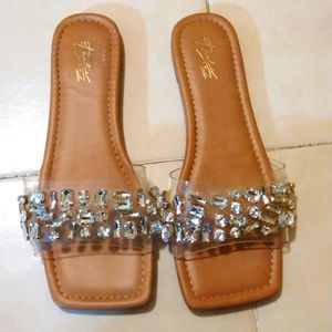 THALIA SODI WOMEN FLAT SLIP ON SLIDE SANDALS. USED. SIZE 9 1/2.